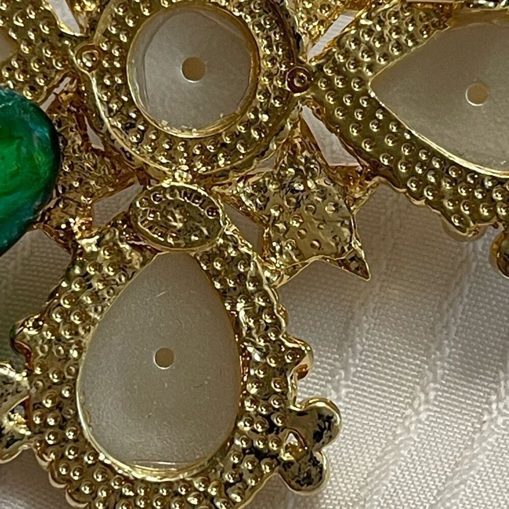 Chanel Pearl Crystal Statement Brooch - Picture 7 of 9